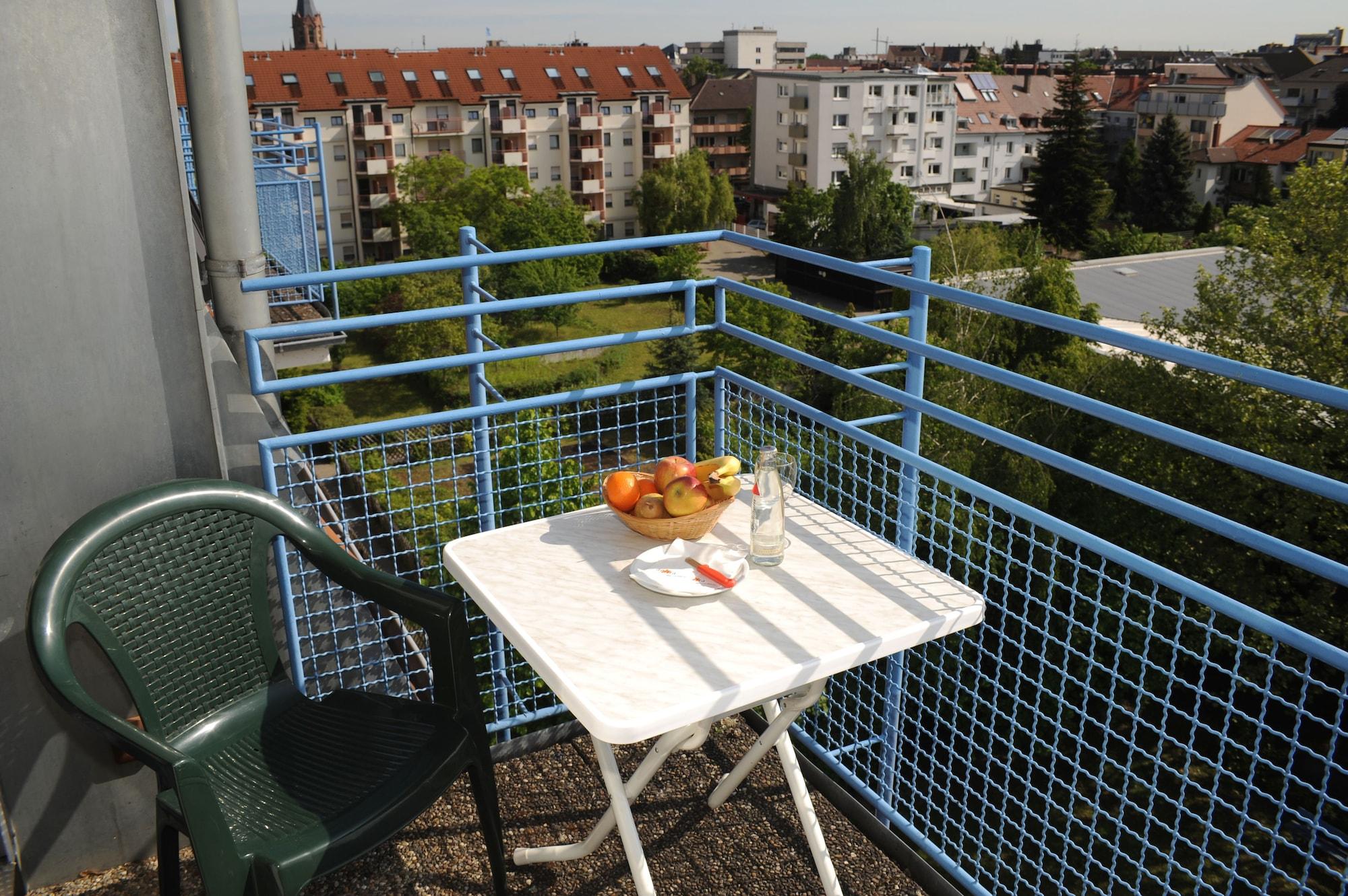 Acora Karlsruhe Zentrum Living The City - Apartments Экстерьер фото